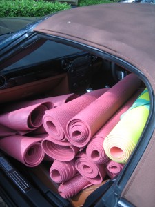 Happy yoga car Happy yoga car